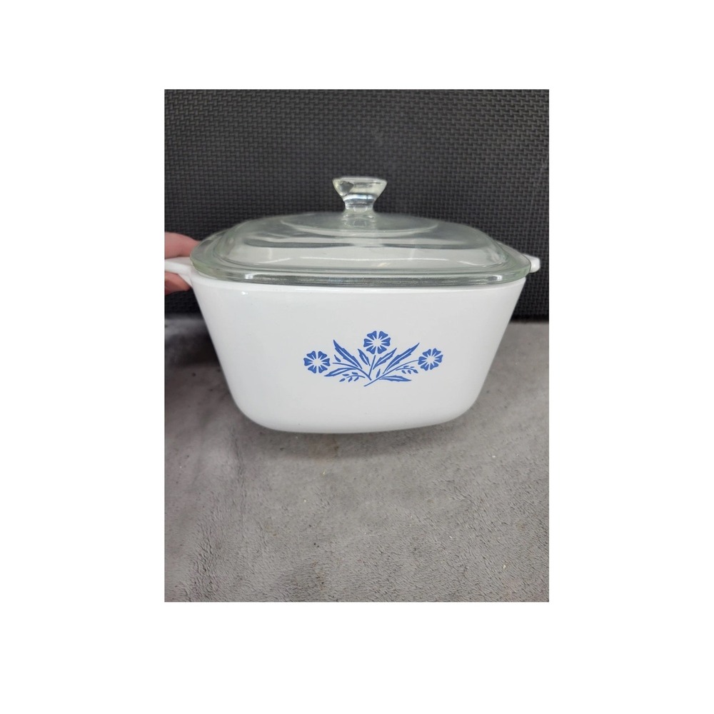 Vintage Corning Ware Blue Cornflower 1.75 Qt Casserole Dish‎ with Lid P-1 3/4-B